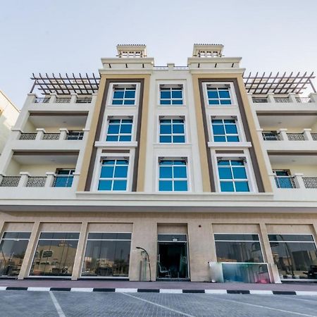 Cozy Rooms And Small Partitions For Men Guests In Dubaï Extérieur photo