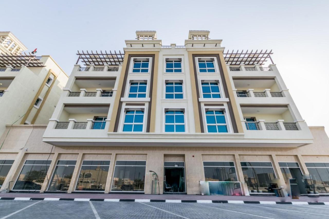 Cozy Rooms And Small Partitions For Men Guests In Dubaï Extérieur photo