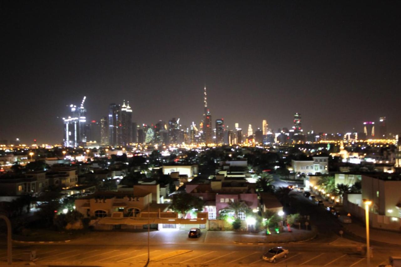 Cozy Rooms And Small Partitions For Men Guests In Dubaï Extérieur photo