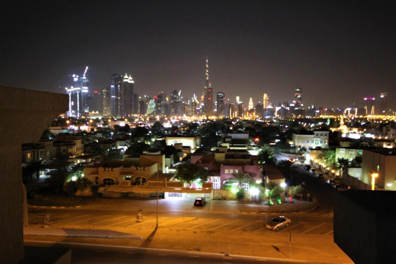 Cozy Rooms And Small Partitions For Men Guests In Dubaï Extérieur photo