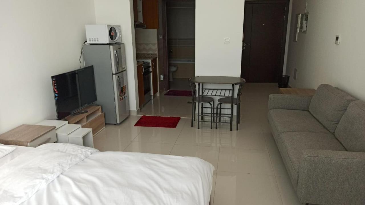 Cozy Rooms And Small Partitions For Men Guests In Dubaï Extérieur photo
