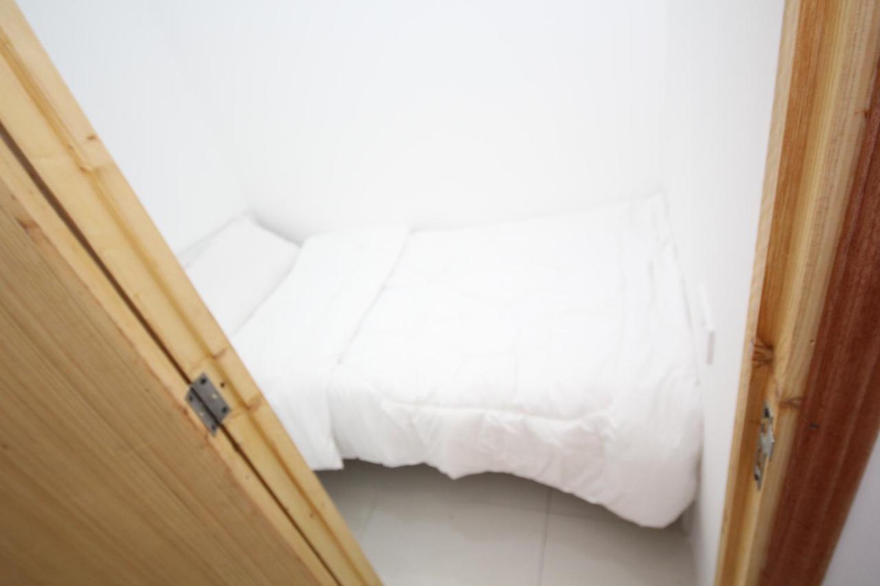 Cozy Rooms And Small Partitions For Men Guests In Dubaï Extérieur photo
