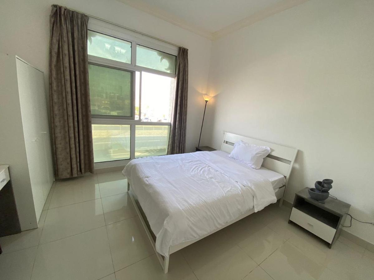 Cozy Rooms And Small Partitions For Men Guests In Dubaï Extérieur photo