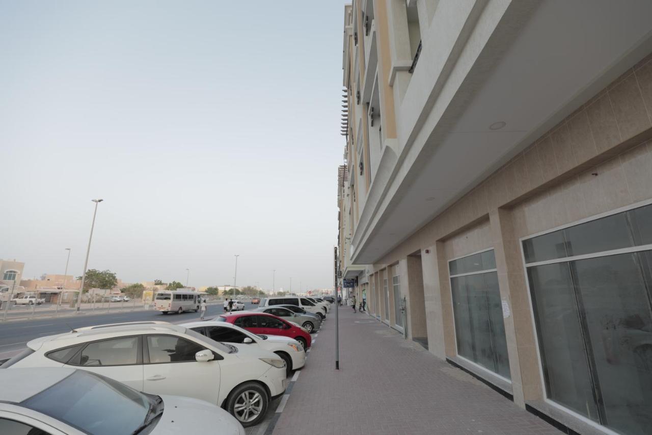 Cozy Rooms And Small Partitions For Men Guests In Dubaï Extérieur photo