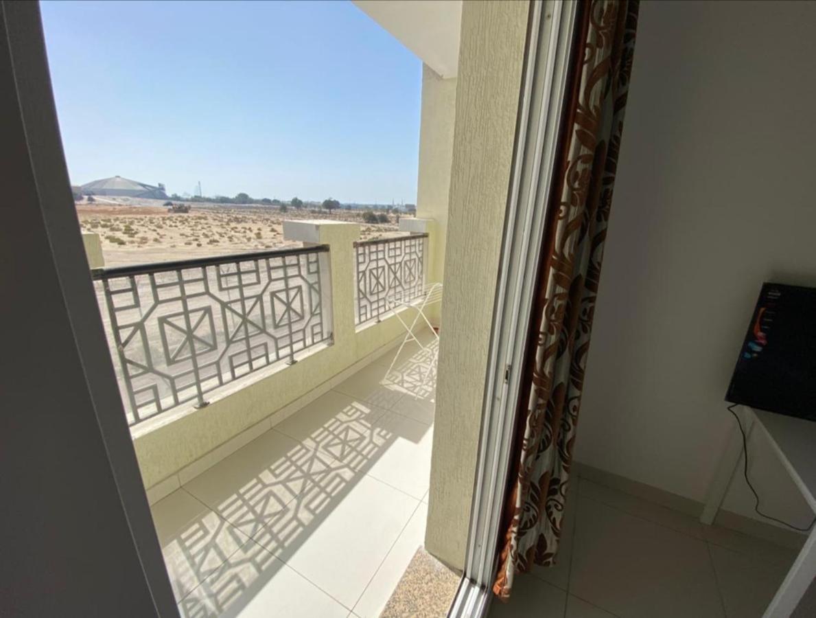 Cozy Rooms And Small Partitions For Men Guests In Dubaï Extérieur photo