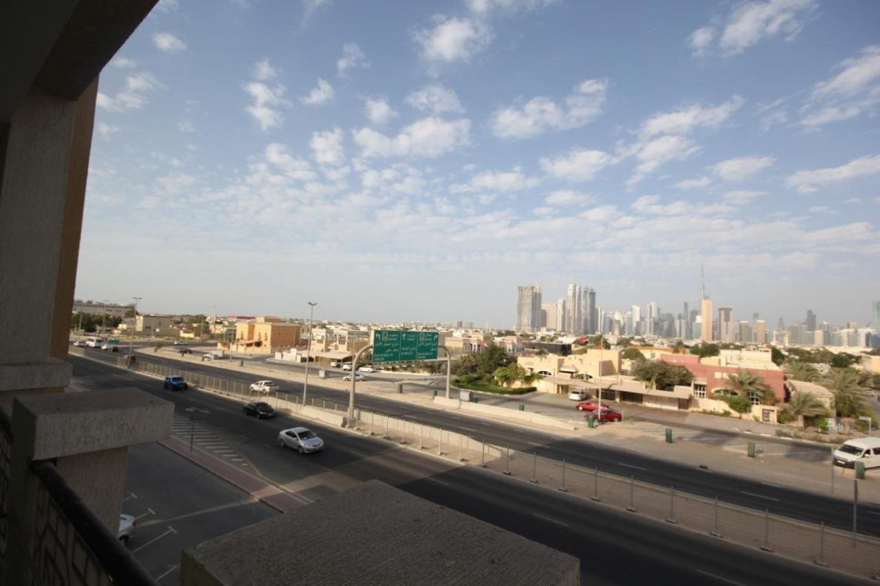 Cozy Rooms And Small Partitions For Men Guests In Dubaï Extérieur photo