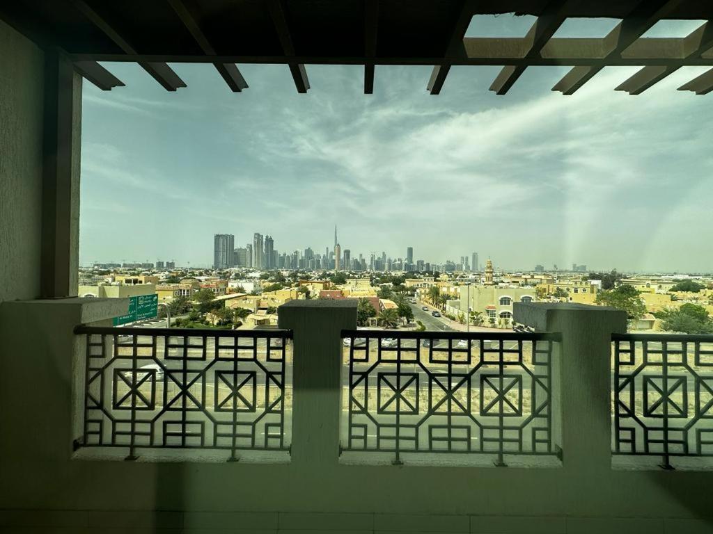 Cozy Rooms And Small Partitions For Men Guests In Dubaï Extérieur photo