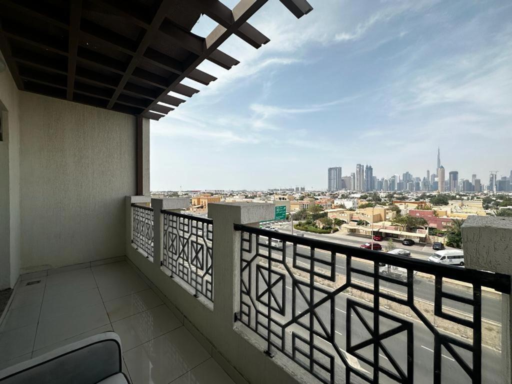 Cozy Rooms And Small Partitions For Men Guests In Dubaï Extérieur photo